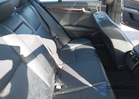 2013 Mercedes-Benz C 250 Luxury/Sport из США, поврежденный, VIN WDDGF4HB1DR262921